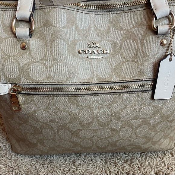Coach Gallery Tote In Signature Canvas - Picture 8 of 12